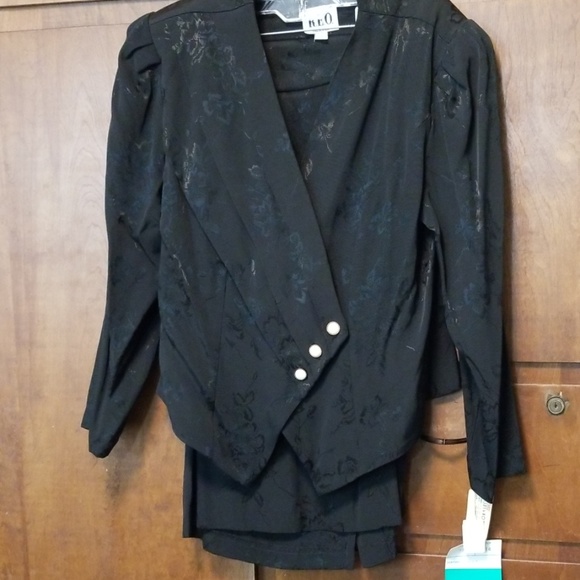 Dress - Picture 1 of 3